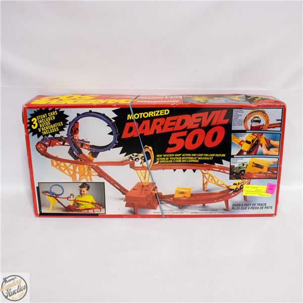 VINTAGE MOTORIZED DAREDEVIL 500 TOY STUNT TRACK
