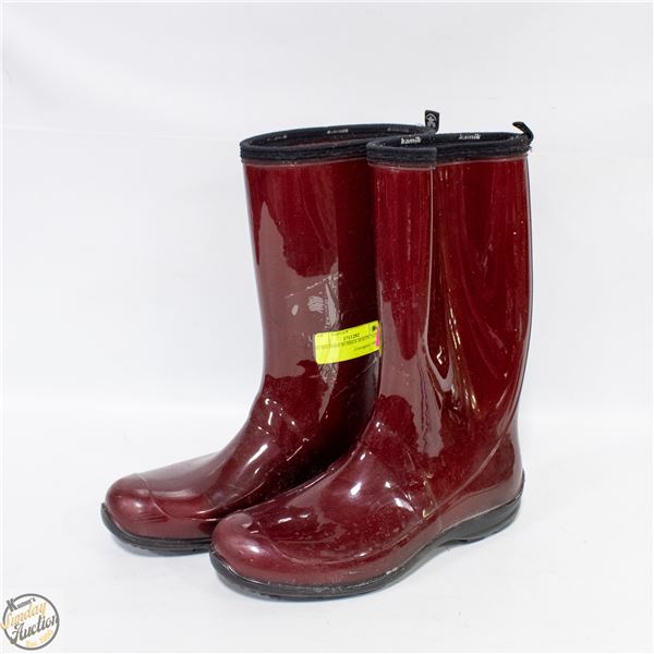 BURGANDY RUBBER BOOTS SIZE 10