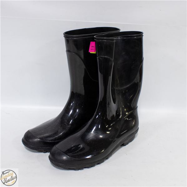 BLACK RUBBER BOOTS SIZE 9