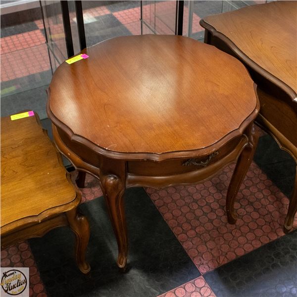 VINTAGE CIRCULAR VICTORIAN SIDE TABLE 22" X 26"