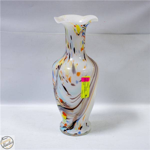 ART GLASS VASE WHITE + SPECKLED H-14"