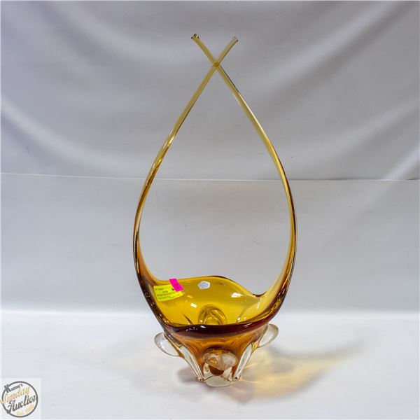 ART GLASS VASE CENTRE PIECE CHALET GLASS STYLE