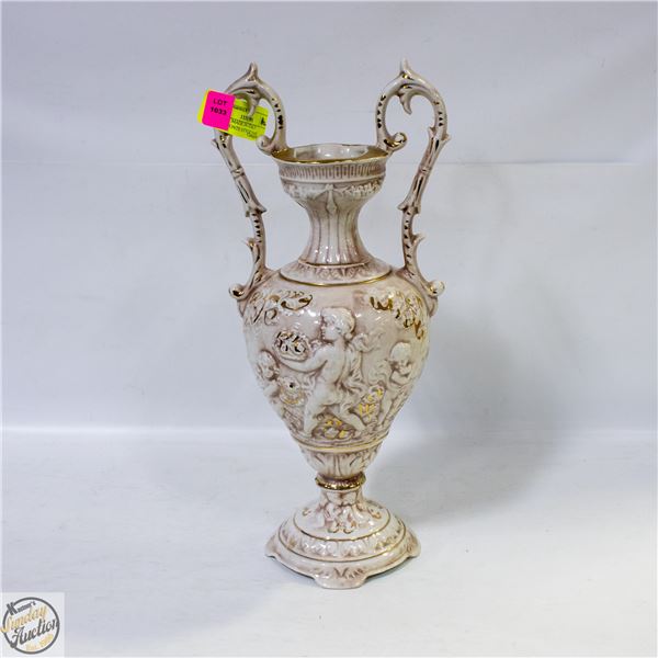 VINTAGE MADE IN ITALY CAPODIMONTE STYLE VASE