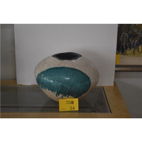 BARREL SHAPED RAKU POTTERY VASE W/WHITE CRACKLE GLAZE FINISH & TURQUOISE ACCENT