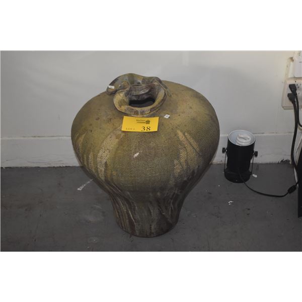 LARGE CERAMIC VESSEL, RIBBED TEXTURE & DOUBLE-OPENING RIM (22")
