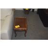 Image 1 : PAIR WOOD SIDE TABLES W/REMOVABLE/FLIP TOP (PAIR)