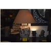 Image 1 : PAIR VINTAGE CHINOISERIE TABLE LAMPS, WHITE PORCELAIN GINGER JAR BASE W/GRAPE & BUTTERFLY MOTIF (PAI