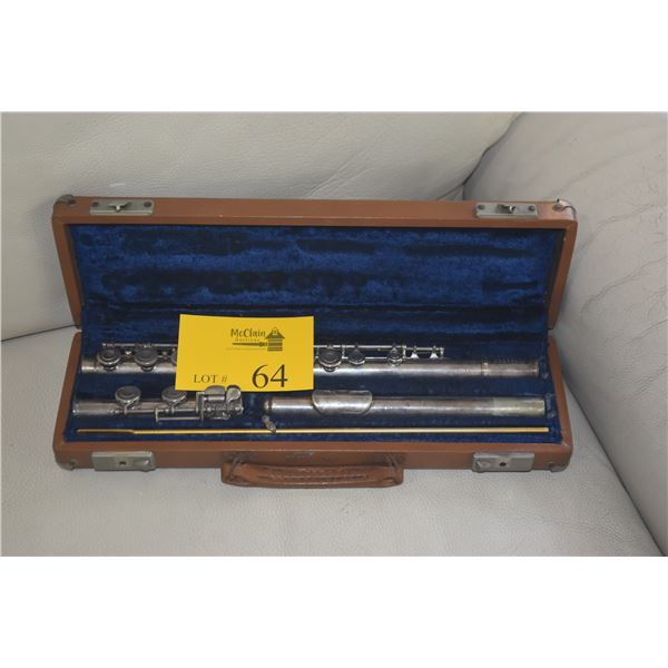 VINTAGE ARTLEY STUDENT FLUTE IN CASE