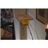 Image 1 : MARBLE PEDESTAL (41")