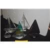 Image 2 : GLASS & WOOL SAILBOAT SCULPTURES (5 PCS)
