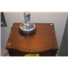 Image 3 : ANTIQUE BOW FRONT SIDE CABINET W/HAND PAINTED NEOCLASSICAL MEDALLION & FLORAL MOTIF