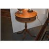 Image 2 : 22" DRUM TABLE W/1 DRAWER