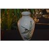 Image 5 : FRANKLIN PORCELAIN VASES: THE MEADOWLAND BIRD VASE & THE WOODLAND BIRD VASE (2 PCS)