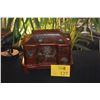 Image 1 : CHINESE RED LACQUERED STORAGE BOX