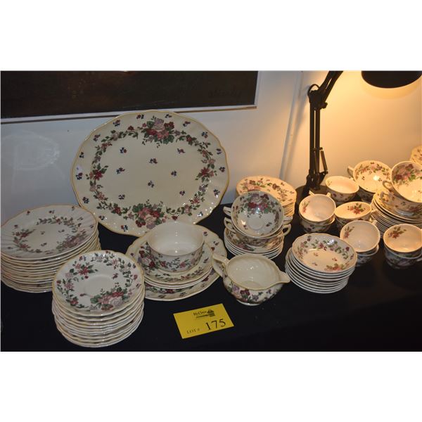 ROYAL DOULTON CHINA, WILDFLOWER PATTERN (106 PCS)