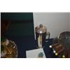 Image 5 : MIXED LOT: DOROTHY THORPE GLASS BOWLS, FONDUE POT, PITCHER & TOWEL (5 PCS)