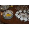 Image 1 : WEDGWOOD FINE BONE CHINA, COLUMBIA W595 PATTERN (COLUMBIA WHITE/CENTER MEDALLION, GREEN TRIM) (91 PC