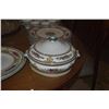 Image 5 : WEDGWOOD FINE BONE CHINA, COLUMBIA W595 PATTERN (COLUMBIA WHITE/CENTER MEDALLION, GREEN TRIM) (91 PC