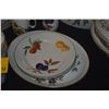 Image 7 : ROYAL WORCESTER "EVESHAM GOLD" CASSEROLE DISHES, SERVING PLATTERS, BOWLS, CREAMERS, SALT & PEPPER SH