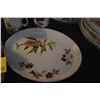 Image 8 : ROYAL WORCESTER "EVESHAM GOLD" CASSEROLE DISHES, SERVING PLATTERS, BOWLS, CREAMERS, SALT & PEPPER SH