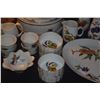 Image 9 : ROYAL WORCESTER "EVESHAM GOLD" CASSEROLE DISHES, SERVING PLATTERS, BOWLS, CREAMERS, SALT & PEPPER SH