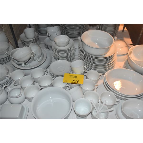 COLLECTION OF VINTAGE GERMAN PORCELAIN, MOST MARKED ARZBERG 223, CUPS, SAUCERS, BOWLS, PLATES, TEAPO