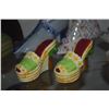 Image 3 : COLLECTION OF ASSORTED "SHOES" (VASE, SALT & PEPPERS) (5 PCS)