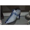 Image 4 : COLLECTION OF ASSORTED "SHOES" (VASE, SALT & PEPPERS) (5 PCS)