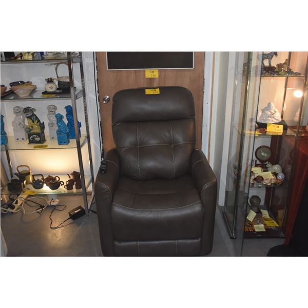 FLEXSTEEL LEATHER RECLINER/LIFT CHAIR