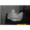 Image 3 : VINTAGE CHINESE BLANC DE CHINE HAPPY BUDDHA IN REPOSE ACCENTUATED W/ANTIQUE GREEN JADES (5 1/2" X 6 