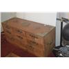 Image 9 : 8 DRAWER WOOD CABINET W/BRASS EMBELLISHMENTS (25" X 11" X 8 1/2")