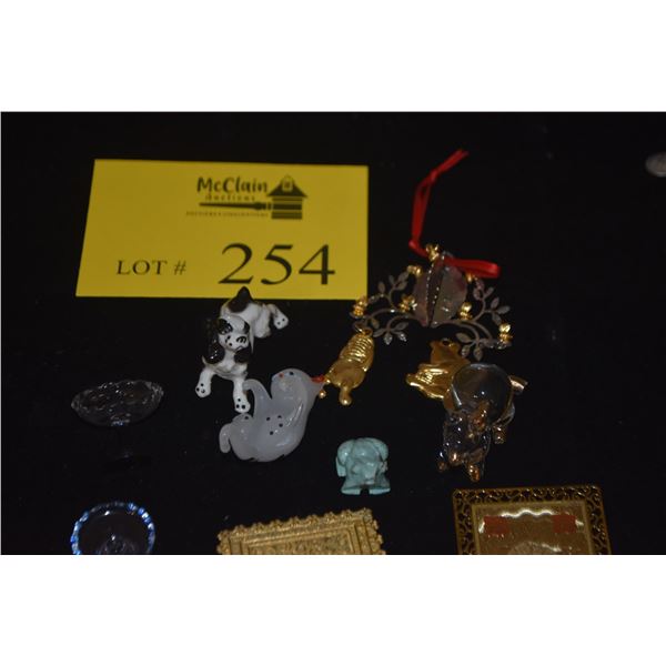 MIXED LOT OF COLLECTIBLES (19 PCS)