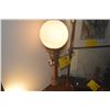 Image 4 : VINTAGE TABLE LAMP W/MILK GLASS SHADE
