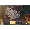 Image 1 : ETCHED GLASS PLATE, HIBISCUS FLOWER (DOES NOT INCLUDE STAND)