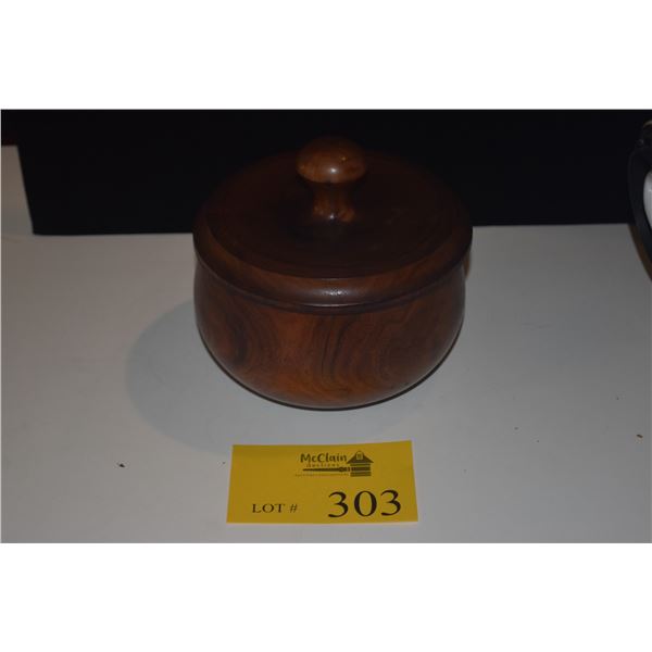 FINE HAWAIIAN WOOD TURNED BOWL W/COVER (6 1/2" X 6 1/2") (DOES NOT INCLUDE STAND)