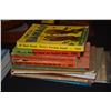 Image 2 : COLLECTION OF HAWAIIAN BOOKS, PAMPHLETS & NOTE CARDS (16 PCS)