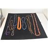Image 2 : VARIOUS (TEMPORARILY STRUNG) SEMI-PRECIOUS STONE PIECES: AGATES, TIGER EYES, AMETHYST, ETC.) (10 PCS