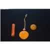 Image 3 : MIXED LOT: AMBER TONE BOWLS, CHOP, BEAD & TOGGLE (5 PCS)