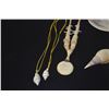 Image 5 : COLLECTION OF SHELL & MOTHER OF PEARL SERVING SPOON, NECKLACES & NATURAL SHELLS (6 PCS)