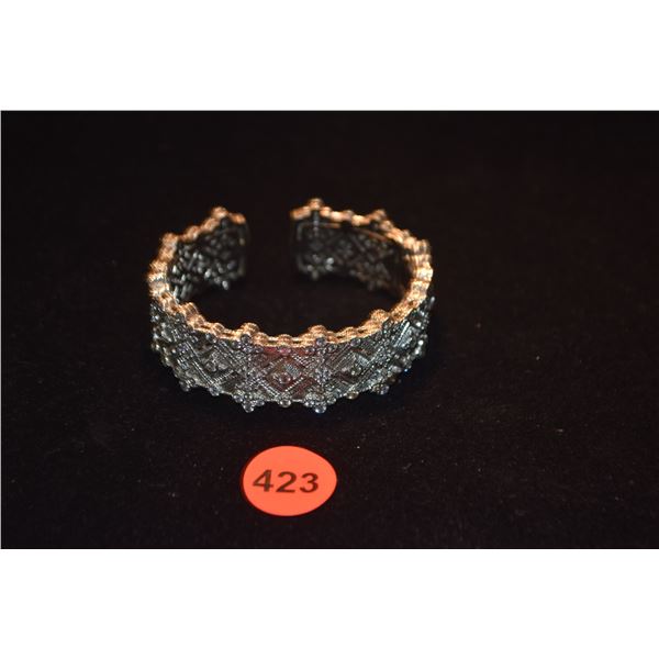 JUDITH RIPKA STERLING SILVER CUFF BRACELET (60.7 G)