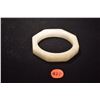 Image 1 : WHITE OCTAGONAL HARD STONE BRACELET