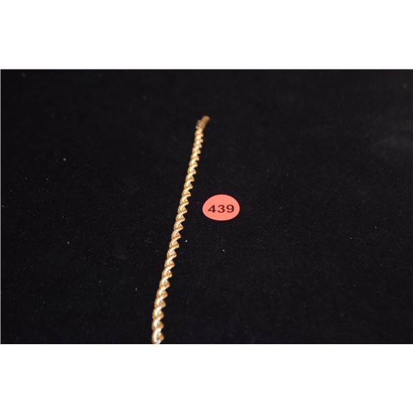 14K TWISTED ROPE CHAIN BRACELET (15.4 G)