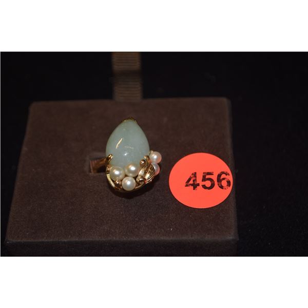 MING'S 14K GREEN JADE CABOCHON (18 X 13 MM) & PEARL RING (7.5 GTW)
