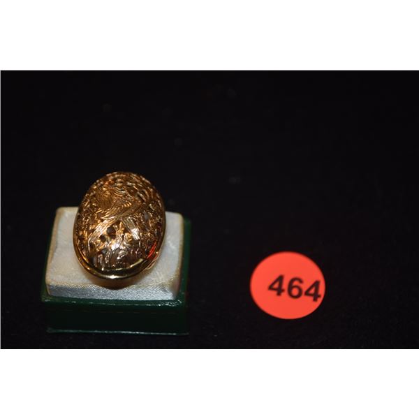 MING'S 14K PIERCED RING W/BIRD & FLOWER MOTIF (9.5 G)