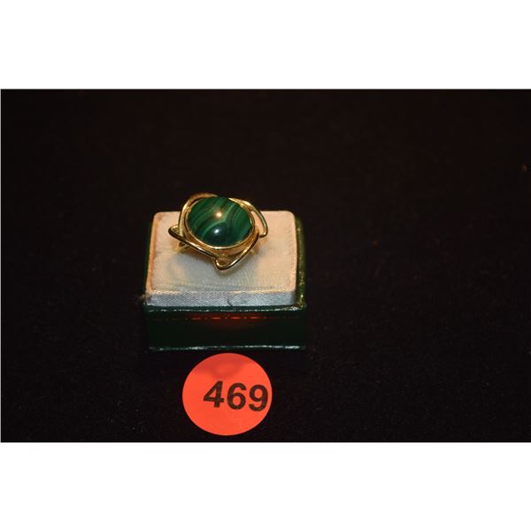 14K MALACHITE CABOCHON RING (5.9 GTW)