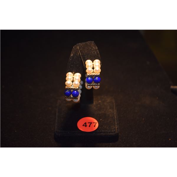 14K BUTTON PEARL & LAPIS LAZULI BEAD EARRINGS (10 GTW)