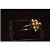 Image 3 : 14K SEED PEARL & MELEE EMERALD PRINCESS-STYLE RING (5.9 GTW)