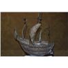 Image 2 : SILVER JUNK ON STAND