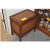 Image 2 : WRITING DESK