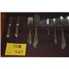 Image 1 : ROGERS BROS. SILVERPLATE FLATWARE W/CASE (45 PCS)